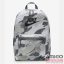 Nike fehér / zöld mintás hátizsák 25 literes fq5836-084