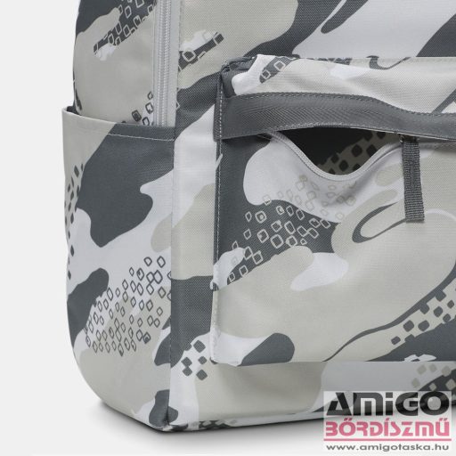 Nike fehér / zöld mintás hátizsák 25 literes fq5836-084