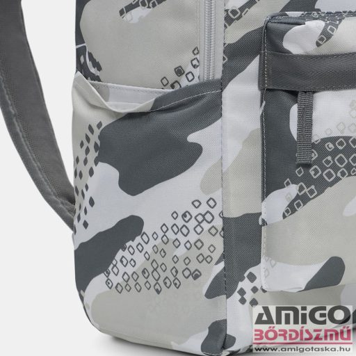 Nike fehér / zöld mintás hátizsák 25 literes fq5836-084