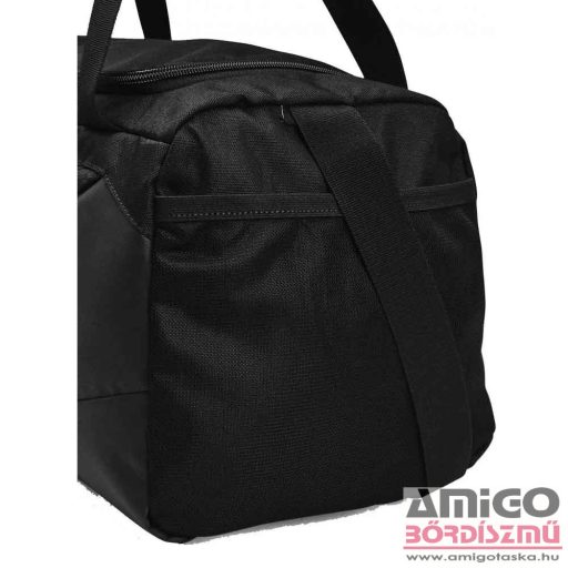 Under armour  fekete / ezüst sporttáska 23L 1369221-001