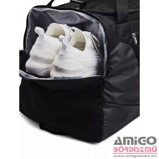 Under armour fekete / ezüst sporttáska 101L 1369224-001