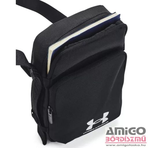 Under armour fekete textil válltáska 1381912-001